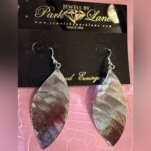 Brand: Jewels by Park Lane
Condition: New on Original Boutique Card (NWT)